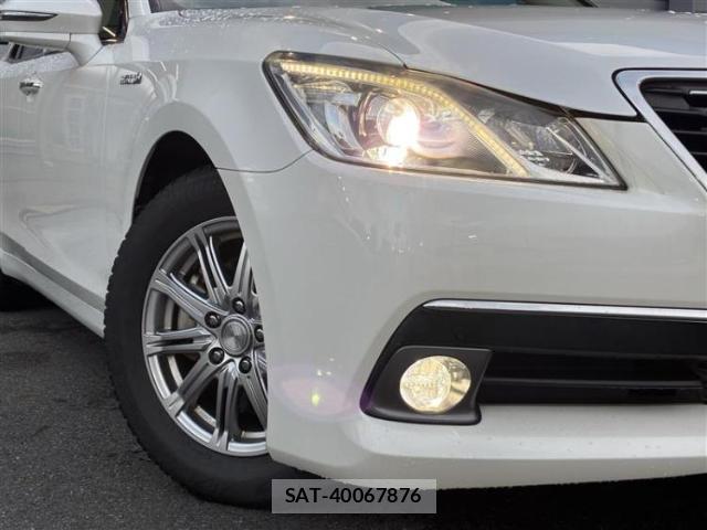 Toyota CROWN HYBRID 2013-07 8653708-17