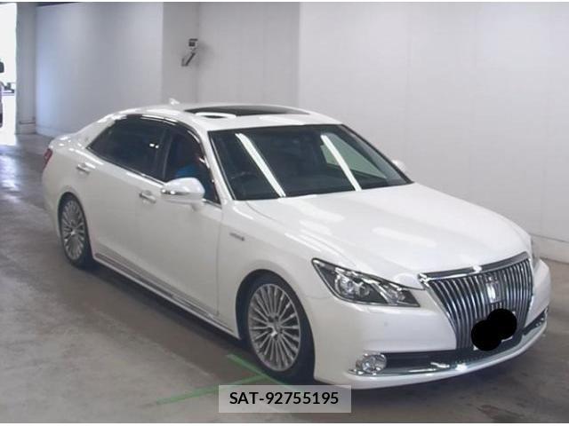 Toyota CROWN MAJESTA 2018-01 8652819-0