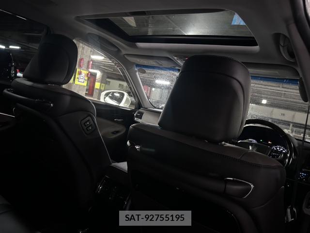 Toyota CROWN MAJESTA 2018-01 8652819-10