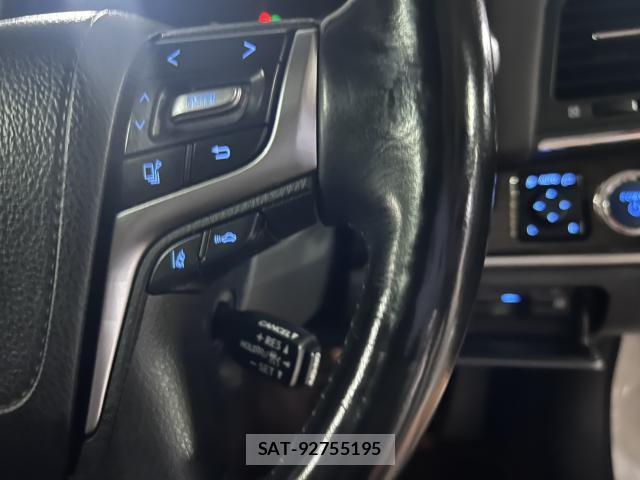 Toyota CROWN MAJESTA 2018-01 8652819-16