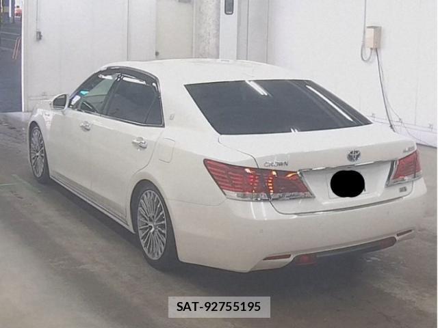 Toyota CROWN MAJESTA 2018-01 8652819-4