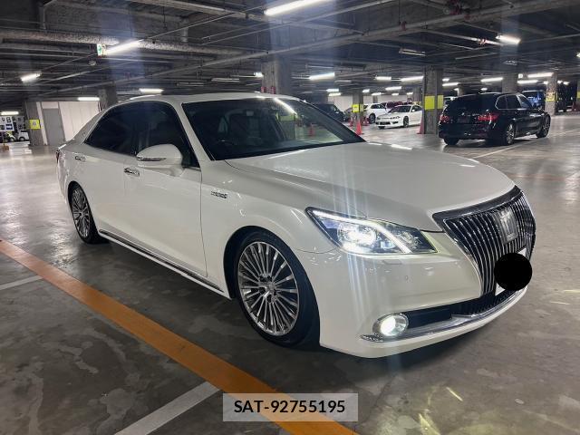 Toyota CROWN MAJESTA 2018-01 8652819-6