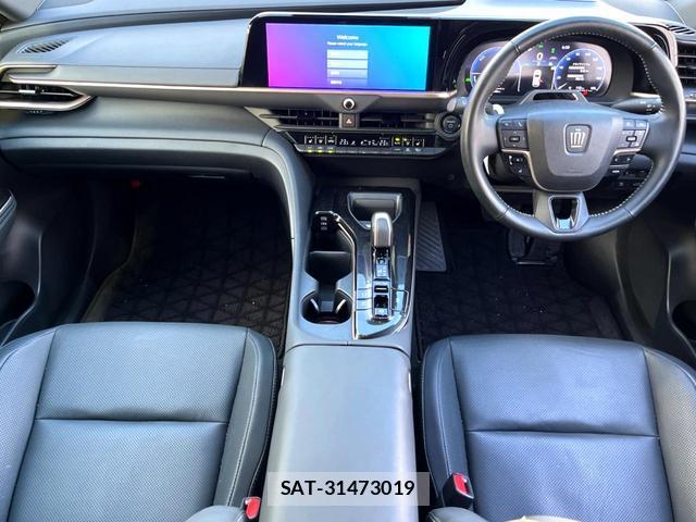 Toyota CROWN 2025-02 8646799-1