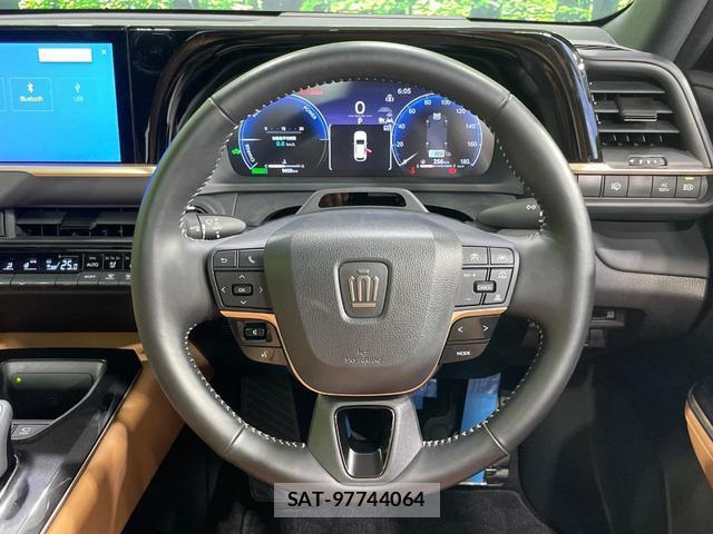 Toyota CROWN 2024-10 8647477-9