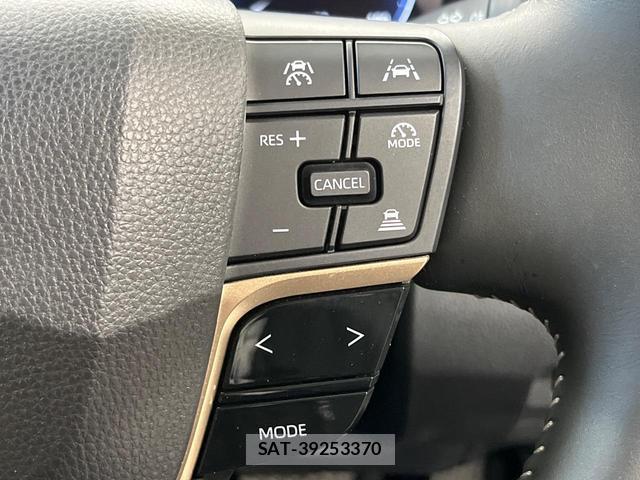 Toyota CROWN 2025-03 8647839-3