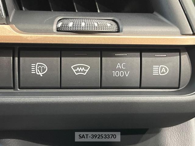 Toyota CROWN 2025-03 8647839-4