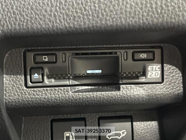 Toyota CROWN 2025-03 8647839-6