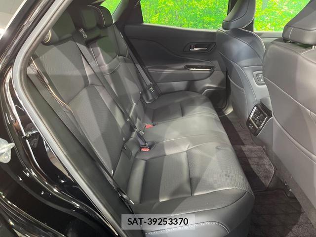 Toyota CROWN 2025-03 8647839-8