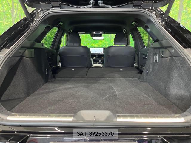 Toyota CROWN 2025-03 8647839-9