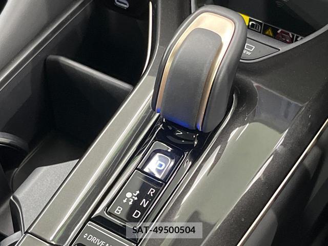 Toyota CROWN 2024-03 8647861-18
