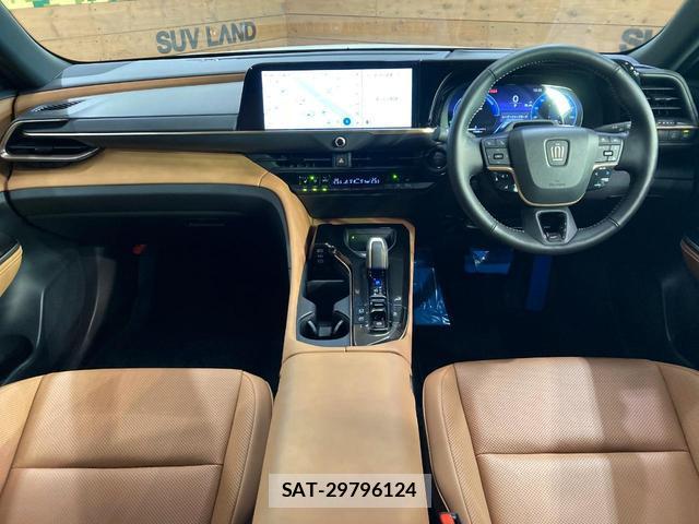 Toyota CROWN 2025-01 8649867-1