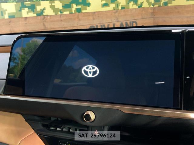 Toyota CROWN 2025-01 8649867-2