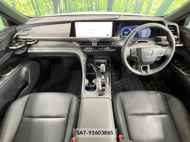 Toyota CROWN 2024-12 8650025-1