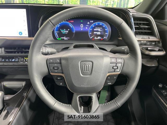 Toyota CROWN 2024-12 8650025-10