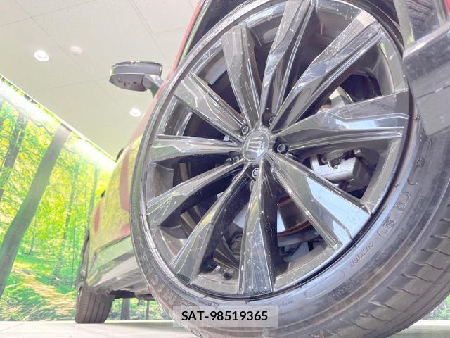 Toyota CROWN 2024-12 8651701-12