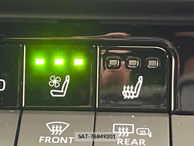 Toyota CROWN 2023-10 8653283-6