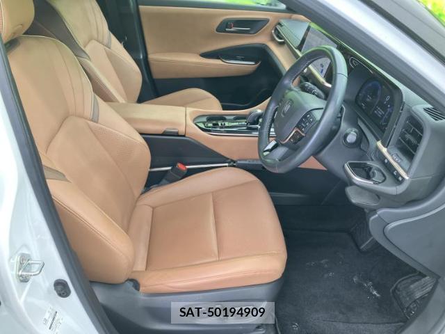Toyota CROWN 2023-11 8653589-3