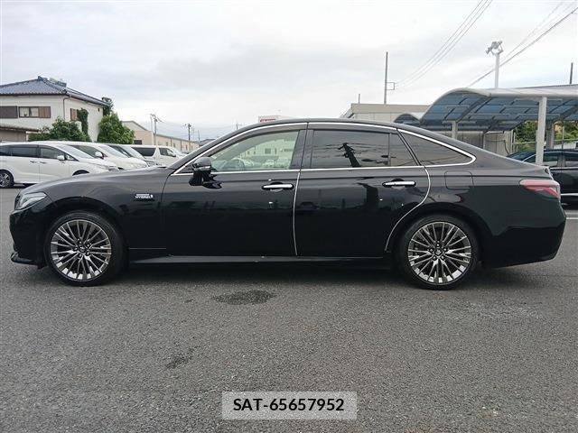 Toyota CROWN 2019-06 8647693-10