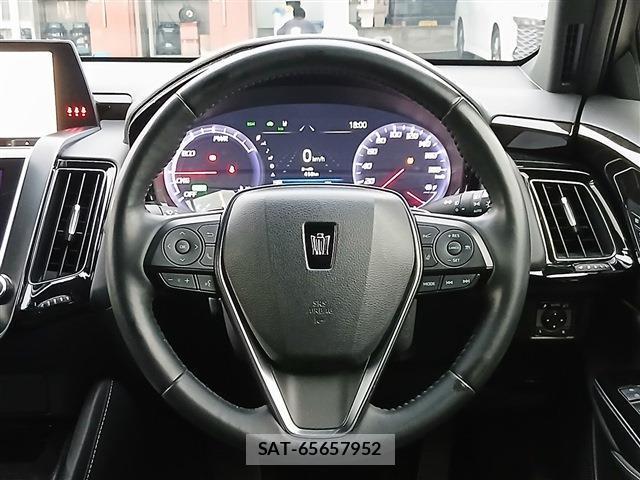 Toyota CROWN 2019-06 8647693-17