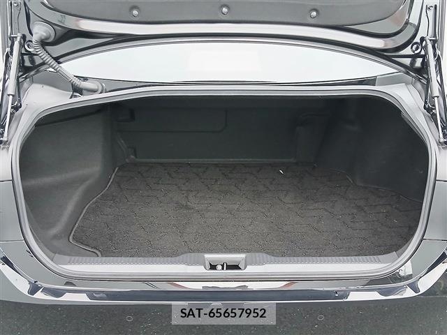 Toyota CROWN 2019-06 8647693-18