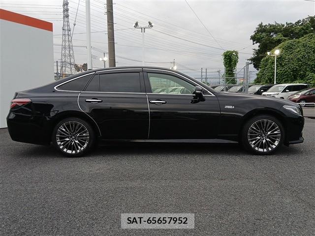 Toyota CROWN 2019-06 8647693-8
