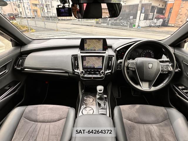 Toyota CROWN 2019-11 8648411-2
