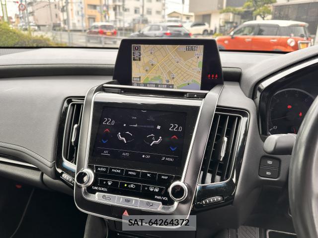 Toyota CROWN 2019-11 8648411-4