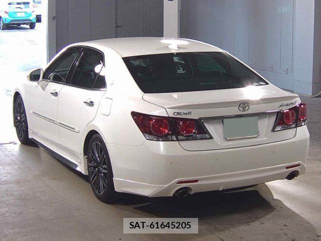 Toyota CROWN 2016-03 8648923-1