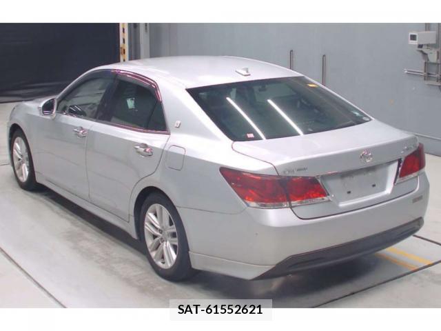 Toyota CROWN 2015-05 8650300-1