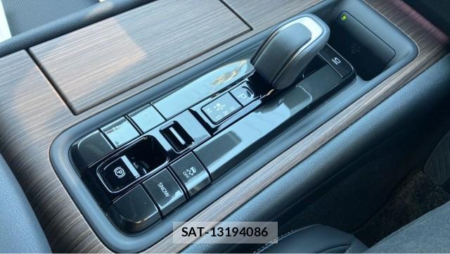 Toyota CROWN 2025-08 8651271-14