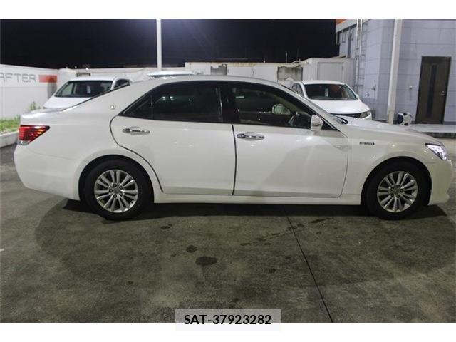 Toyota CROWN 2013-10 8651920-13