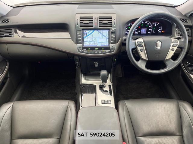Toyota CROWN 2012-02 8653281-1