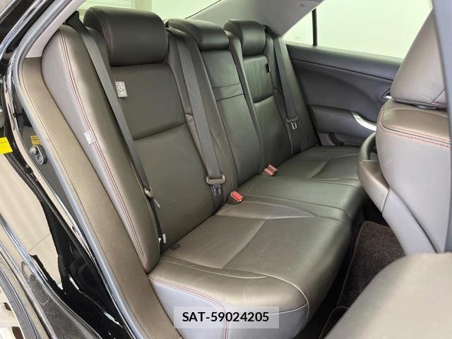 Toyota CROWN 2012-02 8653281-13