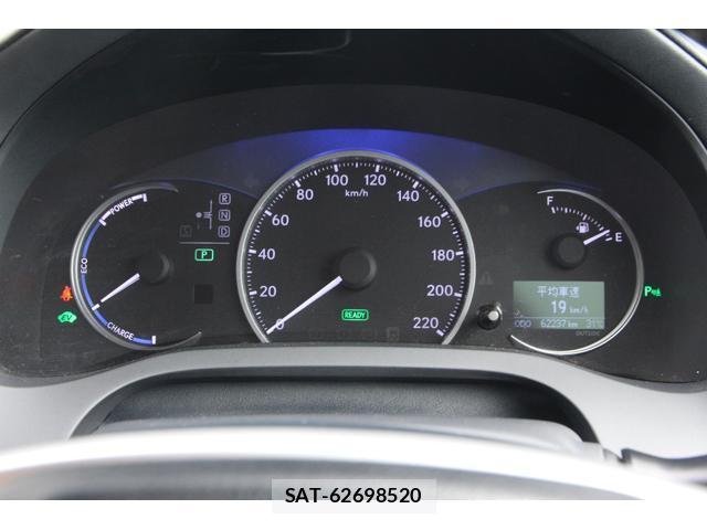 Lexus CT 2011-07 8646714-11
