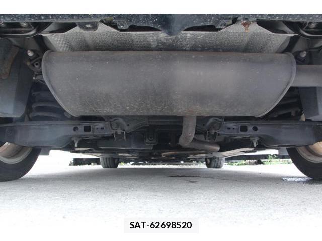 Lexus CT 2011-07 8646714-13