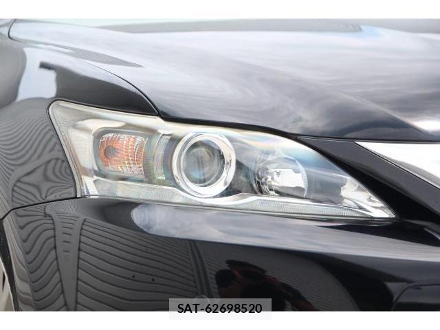 Lexus CT 2011-07 8646714-15