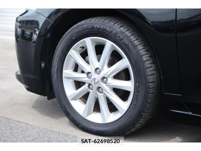 Lexus CT 2011-07 8646714-18