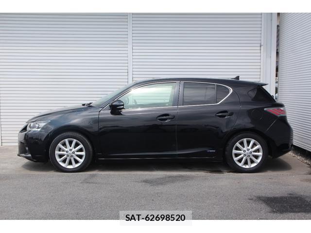 Lexus CT 2011-07 8646714-5