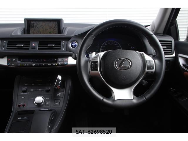 Lexus CT 2011-07 8646714-9