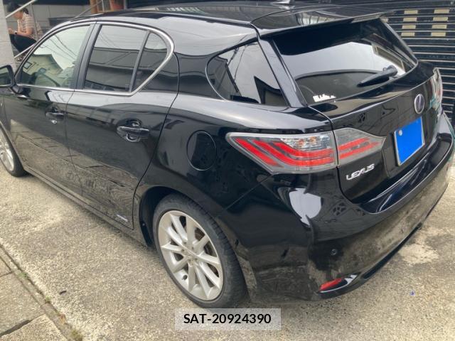 Lexus CT 2011-07 8648542-12