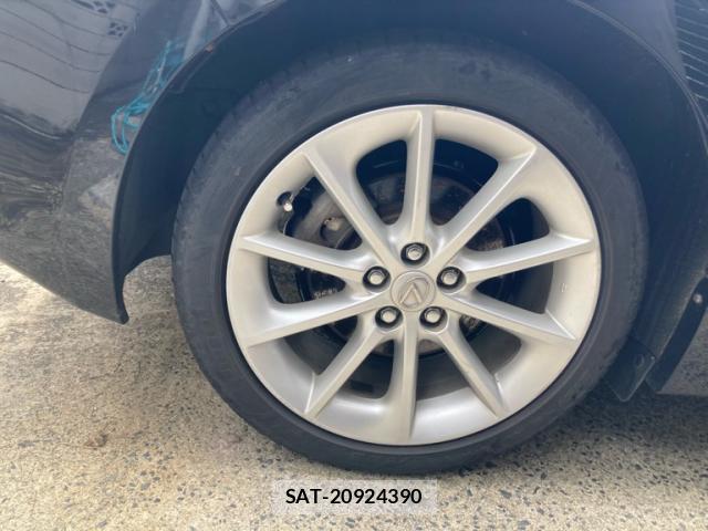 Lexus CT 2011-07 8648542-4