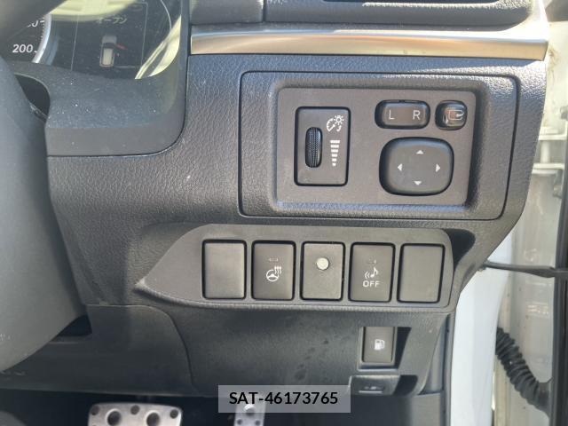 Lexus CT 2015-04 8650133-11