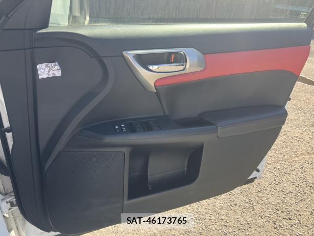 Lexus CT 2015-04 8650133-13