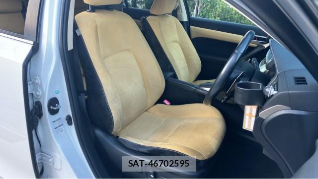 Lexus CT 2014-01 8651282-5