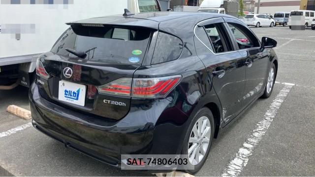 Lexus CT 2012-07 8651360-12