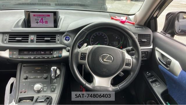 Lexus CT 2012-07 8651360-16
