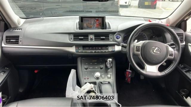 Lexus CT 2012-07 8651360-2