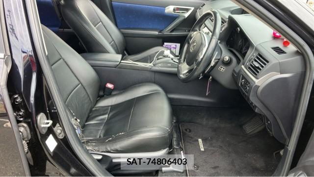 Lexus CT 2012-07 8651360-5