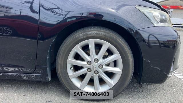 Lexus CT 2012-07 8651360-8