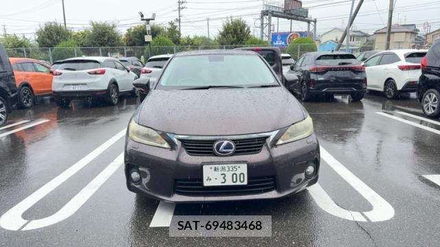 Lexus CT 2011-10 8653130-1